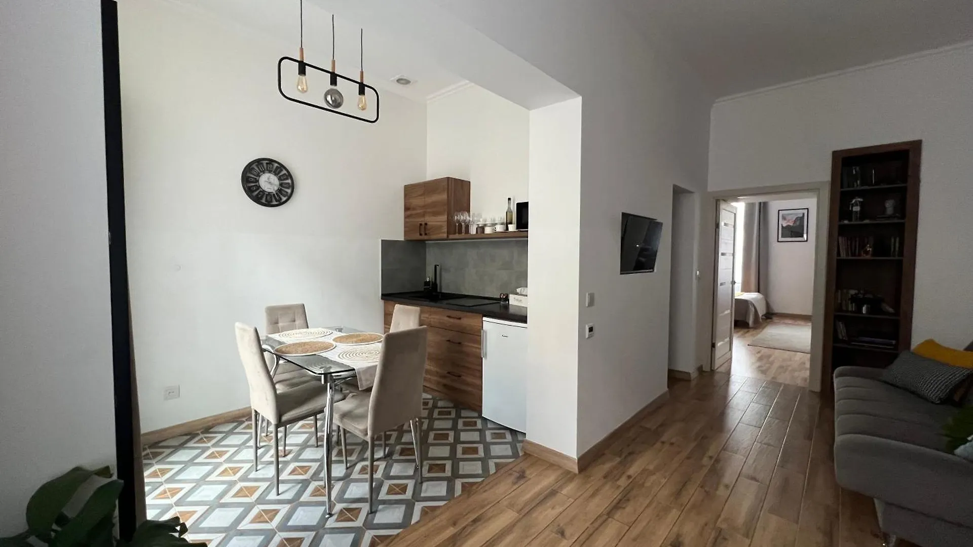 Fiesta Apartment On Franka 2Br-6P location