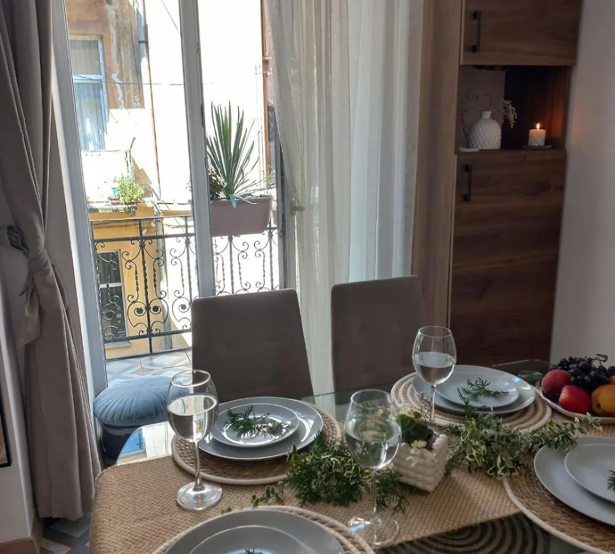 Fiesta Apartment On Franka 2Br-6P Lviv