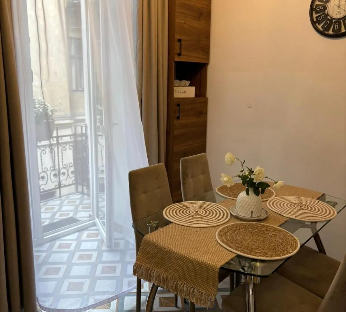 Fiesta Apartment On Franka 2Br-6P Lviv